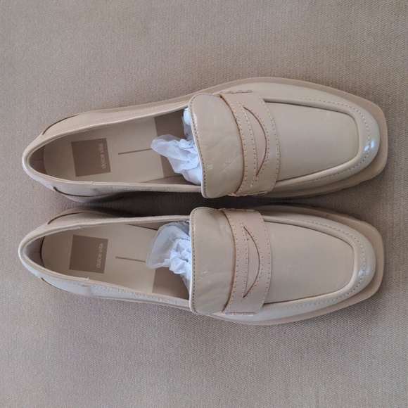 Dolce Vita Elias Flat in Sesame Crinkle Patent Size 10 - Picture 2 of 7